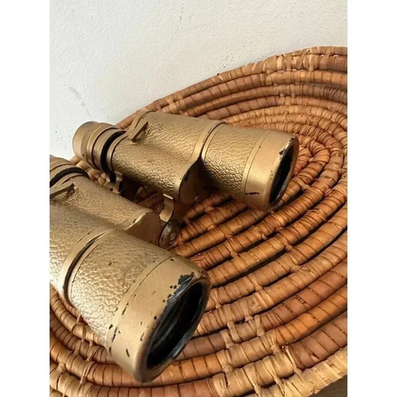 Binoculars - Picture 6 of 11